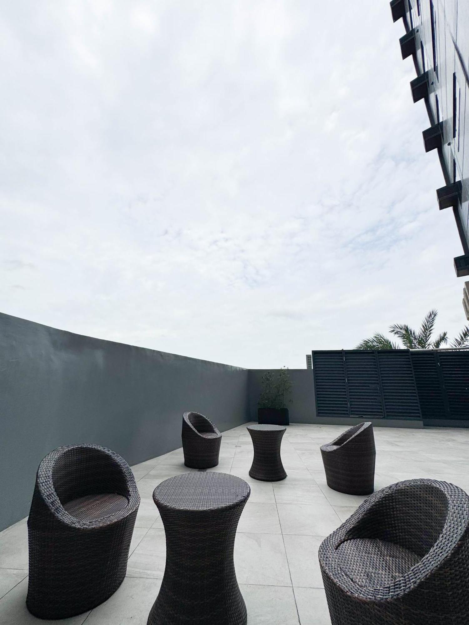 Hotel101 - 3* Taguig